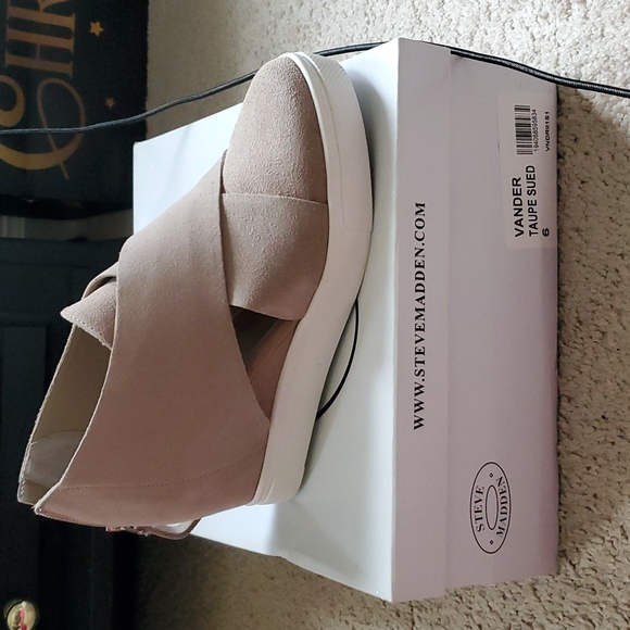 Shoes - Picture 1 of 2